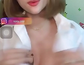 Bigo Live Vietnam despondent girl big tits