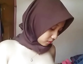 Indonesian Malay Hijabi Horny 01