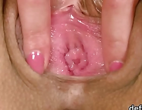 Sultry teenie spreads spread hole and gets deflorated