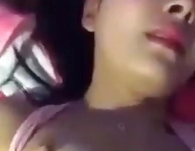 Cute vietnamese piece of baggage show sweet pussy