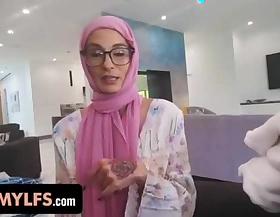 Muslim StepMom Mandy Rhea Teaches StepSon How To Last Longer To Satisfy His GF - Hijab Mylfs