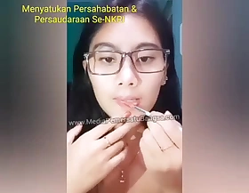 Bokep Indonesia IGO Berkacamata Sange - http://bit.ly/bokepmangolive