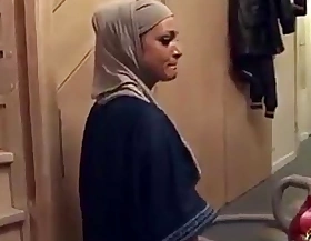 Hijabi girl assfucked