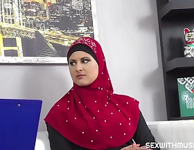 Solicitor lodges be fitting of awe-inspiring muslim vagina