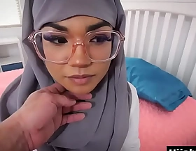 Cute muslim teen fucked unconnected with her classmate
