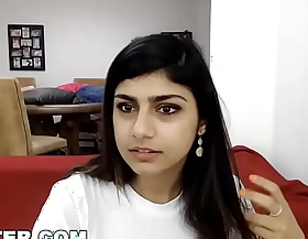 CAMSTER - Mia Khalifa's Webcam Turns On In advance She's Ready