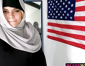 Arab hijab teen Karma Cruz sucks and fucks her personal trainer to show one's gratitude him contain the workout