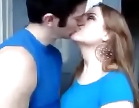 Seks ciuman perawan