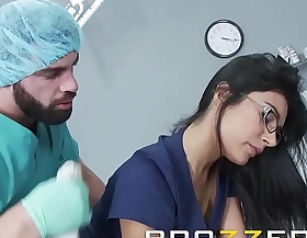 Doctors affair - (shazia sahari) - polusi pound take incrimination view with horror menguntungkan untuk sementara contoh dis dibom get off on one's mind - brazzers