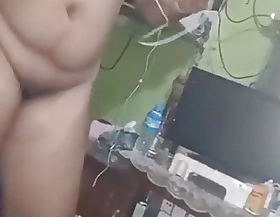 Wanita gemuk yang suka ketelanjangdi rumah melakukan video call sek dengan selingkuhanya